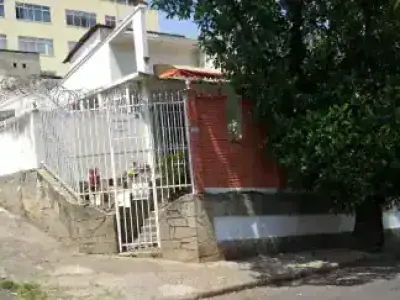 Casa com 5 quartos em Alto Barroca, Belo Horizonte - 207m²
