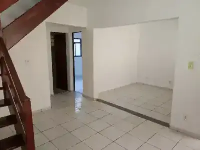 Casa Geminada com 2 quartos em Barreiro, Belo Horizonte - 68m²