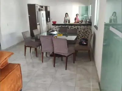 Prédio com 3 quartos em Jardim Curitiba, Goiânia - 325m²
