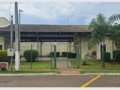 Casa de Condomínio com 3 quartos em Jardim Decolores, Trindade - 81m²