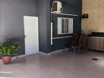 Casa com 3 quartos em Setor Jardim Imperial, Trindade - 137m²