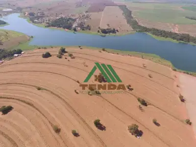 Sítio com 0 quartos em Zona rural