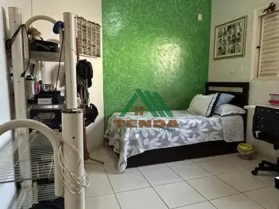 Casa com 3 quartos em Jardim Estados Unidos