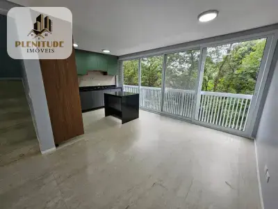 Sobrado com 3 quartos em Granja Viana