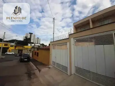 Sobrado com 3 quartos em Rio Pequeno