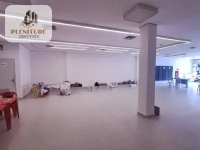 Imóvel Comercial com 0 quartos em Jardim D'Abril