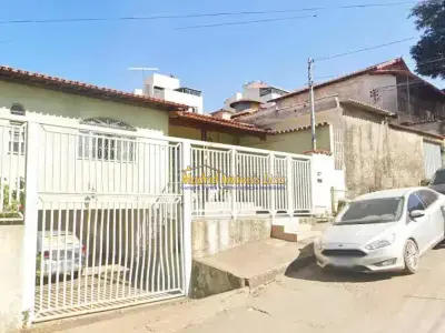 Casa com 3 quartos em Jardim das Oliveiras, Contagem - 0m²