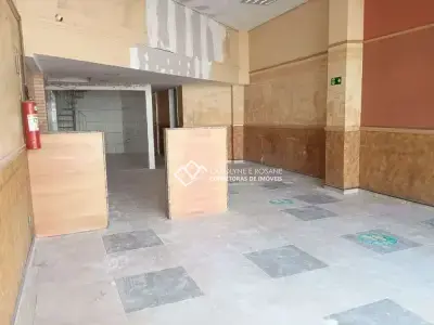 Loja com 0 quartos em Centro, Conselheiro Lafaiete - 200m²
