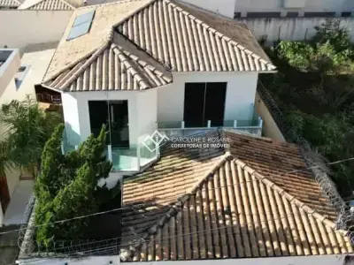 Casa com 6 quartos em Santo Agostinho, Conselheiro Lafaiete - 230m²