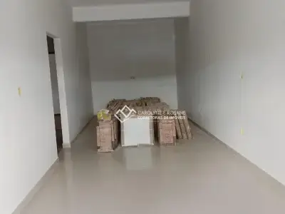 Casa Geminada com 3 quartos em Real de Queluz, Conselheiro Lafaiete - 80m²