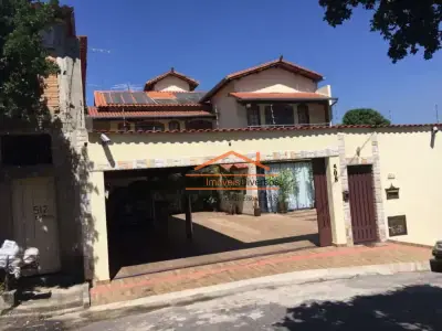Casa com 6 quartos em São Geraldo