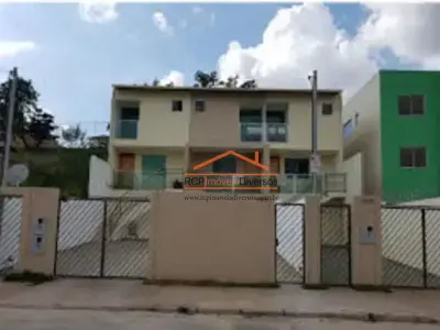 Casa Geminada com 2 quartos em Nacional