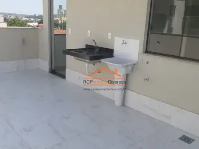 Casa Geminada com 2 quartos em Jardim Guanabara