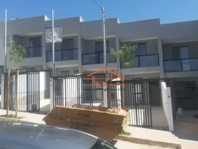 Casa Geminada com 3 quartos em Planalto