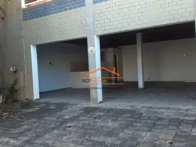 Casa com 4 quartos em Cachoeirinha