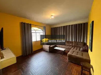 Casa com 4 quartos em Araguaia