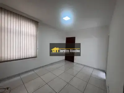 Apartamento com 2 quartos em Jardim Riacho das Pedras