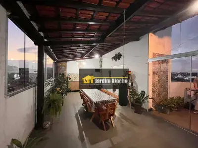 Apartamento com 3 quartos em Jardim Riacho das Pedras