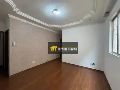 Apartamento com 3 quartos em Jardim Riacho das Pedras
