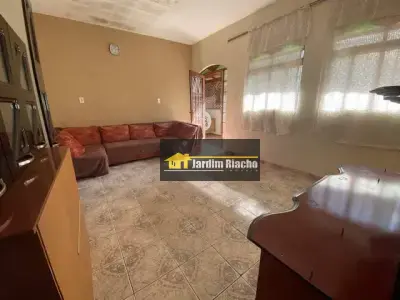 Casa com 6 quartos em Jardim Riacho das Pedras