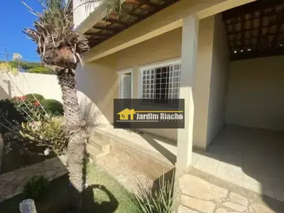 Casa com 3 quartos em Jardim Riacho das Pedras
