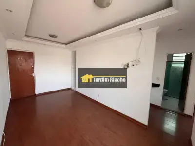 Apartamento com 3 quartos em Jardim Riacho das Pedras