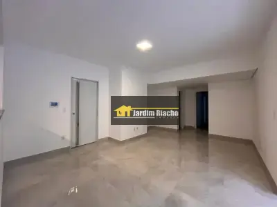 Apartamento com 3 quartos em Jardim Riacho das Pedras