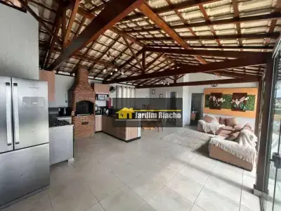 Casa com 3 quartos em Jardim Riacho das Pedras