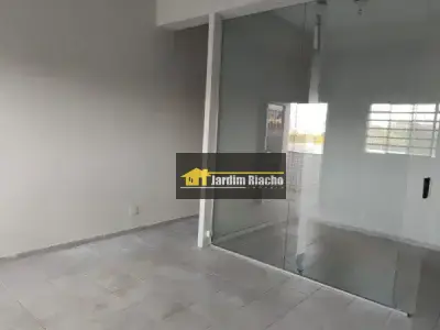 Sala / Conjunto com 0 quartos em Jardim Riacho das Pedras