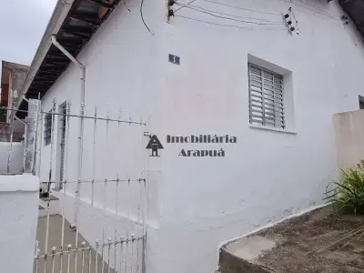 Casa com 1 quartos em Vila Arapuá