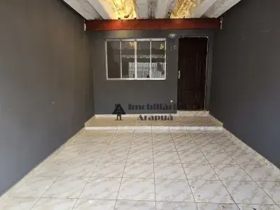 Sobrado com 2 quartos em Parque Fongaro