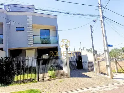 Sobrado com 3 quartos em Boqueirão