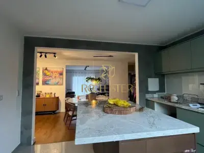 Sobrado com 5 quartos em Pilarzinho