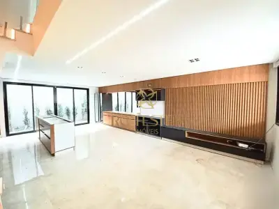 Sobrado com 3 quartos em Xaxim
