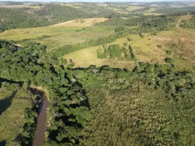 Lote / Terreno com 0 quartos em Centro, Candeias - 0m²