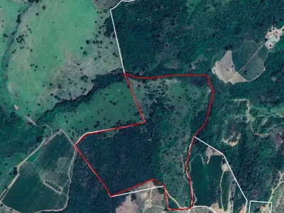 Lote / Terreno com 0 quartos em Centro, Candeias - 0m²