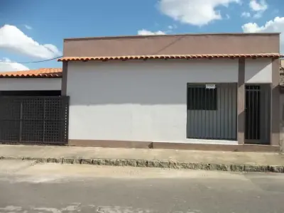 Casa com 3 quartos em Jardim Paraiso I, Candeias - 60m²