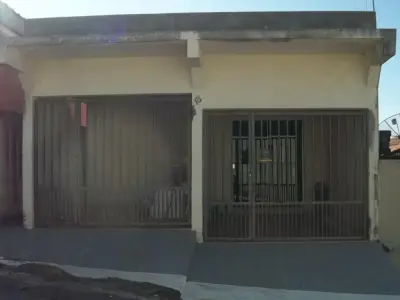 Casa com 2 quartos em Alto do Cruzeiro, Candeias - 90m²
