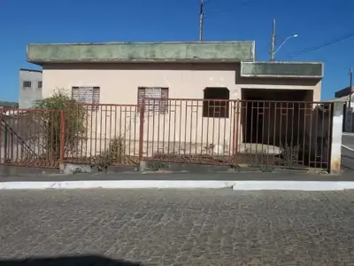 Casa com 3 quartos em Alto do Cruzeiro, Candeias - 60m²