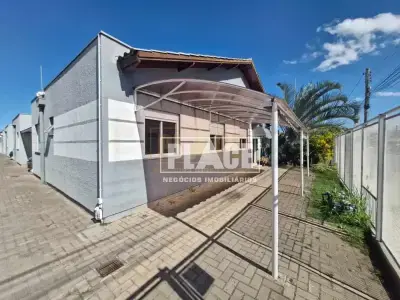 Casa de Condomínio com 3 quartos em Jardim Iolanda