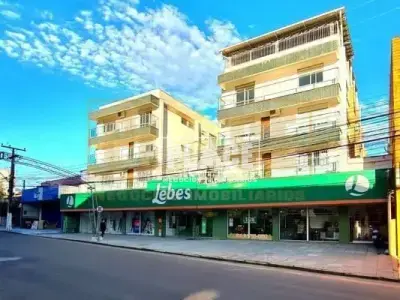 Apartamento com 3 quartos em Centro