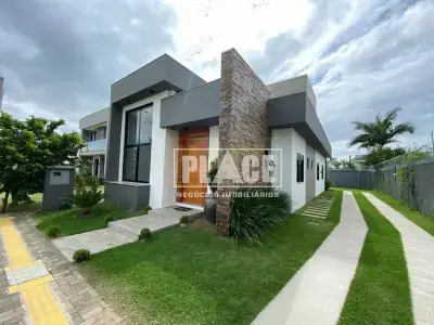 Casa de Condomínio com 3 quartos em Sans Souci
