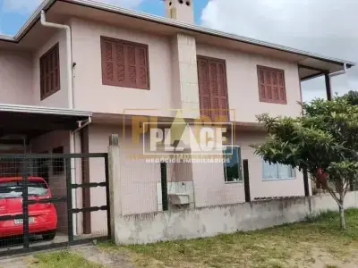 Casa com 4 quartos em Centro