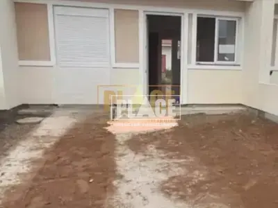 Casa com 2 quartos em Jardim Iolanda