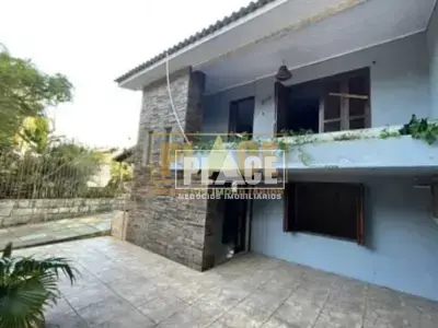 Sobrado com 5 quartos em Flórida