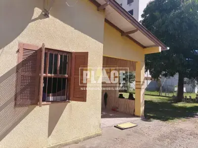 Casa com 6 quartos em Parque 35