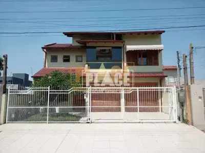Sobrado com 3 quartos em Parque 35