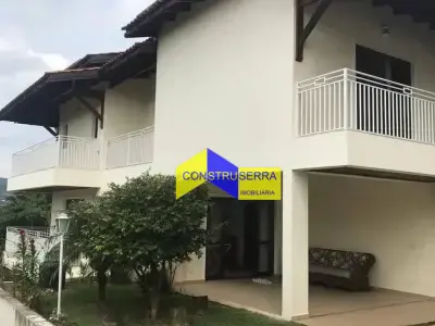 Casa de Condomínio com 3 quartos em Alpes da Cantareira