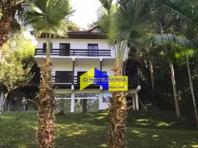 Casa de Condomínio com 3 quartos em Alpes da Cantareira