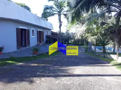 Casa de Condomínio com 4 quartos em Alpes da Cantareira